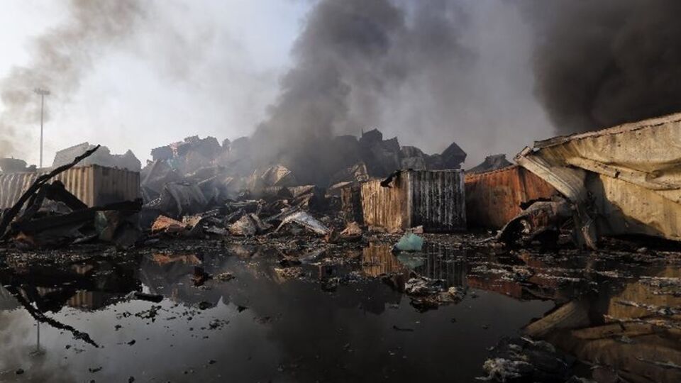 После взрыва в Тяньцзине продолжают находить мертвых и живых