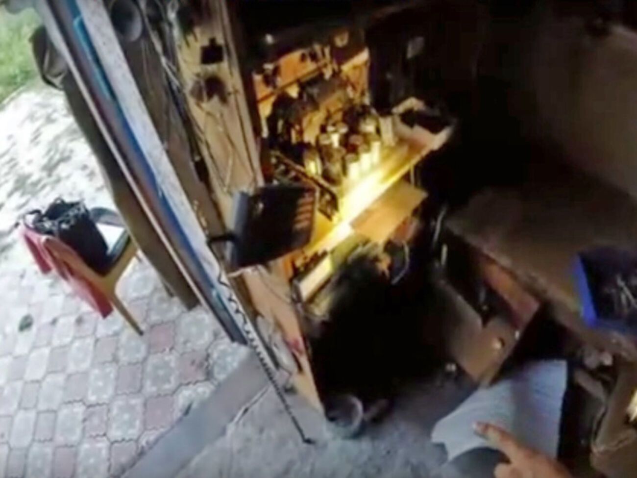 Для передачи данных злоумышленник использовал радиостанцию, которую собрал собственноручно