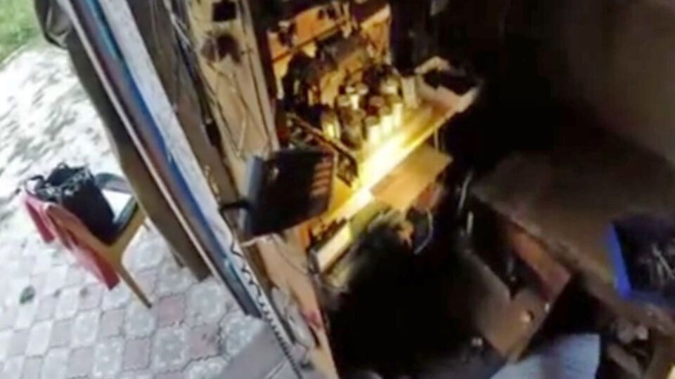 Для передачи данных злоумышленник использовал радиостанцию, которую собрал собственноручно