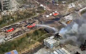 "Синьхуа" сняло с помощью дрона пострадавшую от взрывов в Тяньцзине территорию. Видео