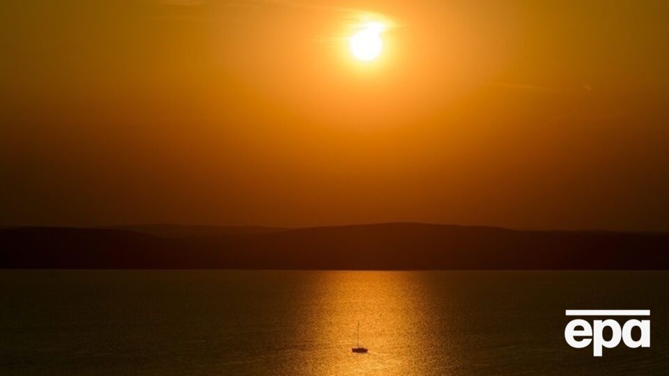 От тепловых ударов скончались более 90 человек