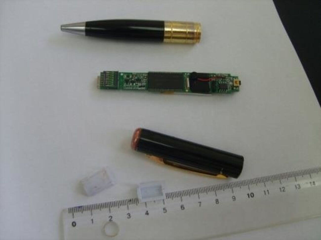 В районе ЧАЭС нашли ручку со скрытой видеокамерой, отверстием под микрофон и выходом для карты памяти.