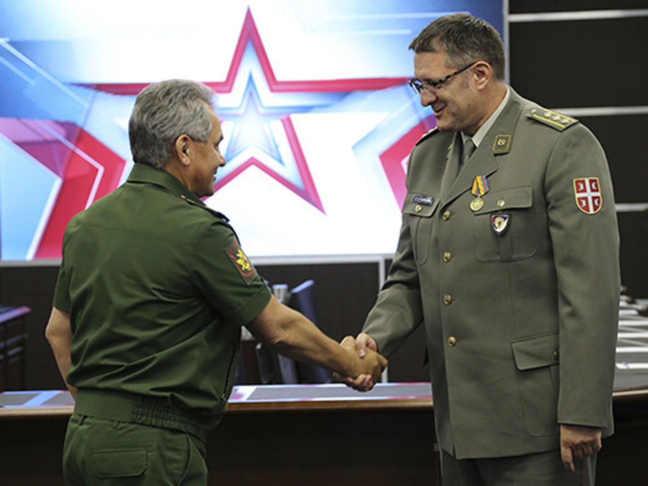 Российский министр Шойгу пригласил Сербию принять участие в российско-белорусских военных учениях