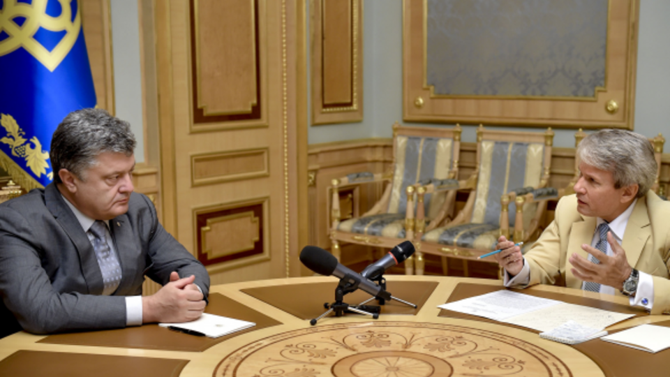 Президент Петр Порошенко и уполномоченный по правам людей с инвалидностью Валерий Сушкевич