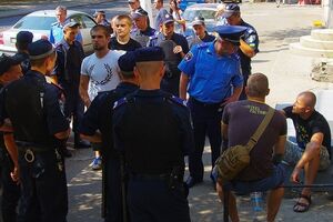 Разгонять ЛГБТ-фестиваль в Одессе пришли футбольные фанаты