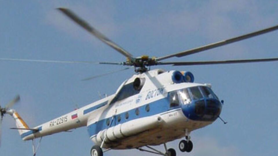 Российские спасатели прибыли к месту крушения вертолета в Хабаровском крае