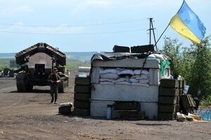 Боевики продолжают обстреливать украинские блокпосты