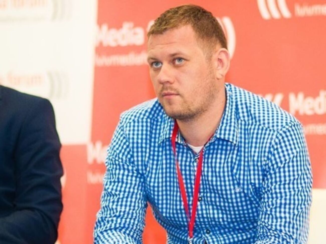 Казанский:&nbsp;В прошлом году, когда украинской власти в Луганске уже практически не было, но украинские печати, бланки и госучреждения еще были, вся ушлая публика моментально бросилась оформлять себе разнообразные выплаты