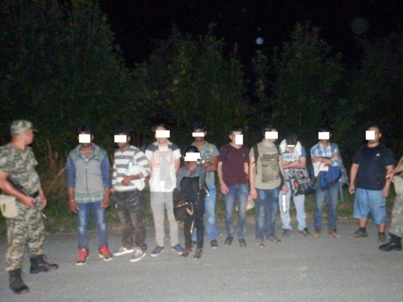 Пограничники задержали 15 нелегалов