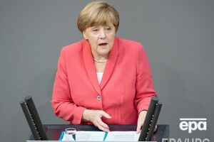 Меркель выступила против списания долгов Греции