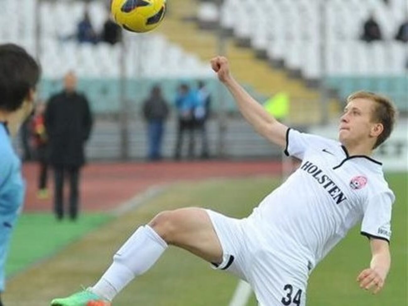 "Заря" вышла на второе место