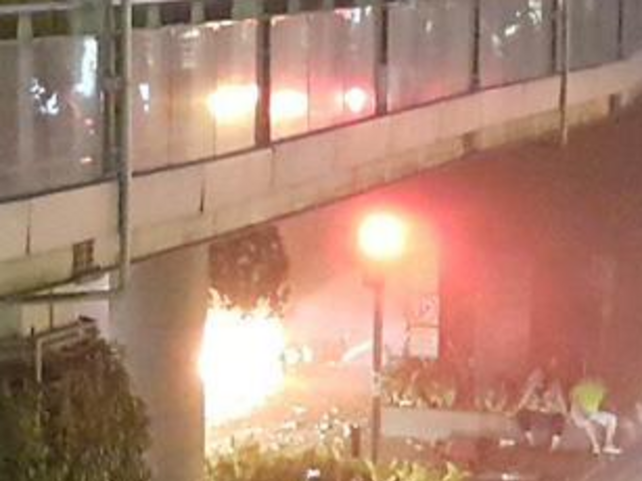 Учитывая характер взрыва, речь может идти о бомбе, сообщает BBC