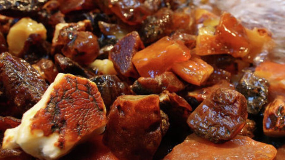 Суд возвратил государству 85 килограммов янтаря