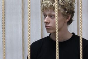 Подрезова судят за участие в установке украинского флага над одним из московских зданий