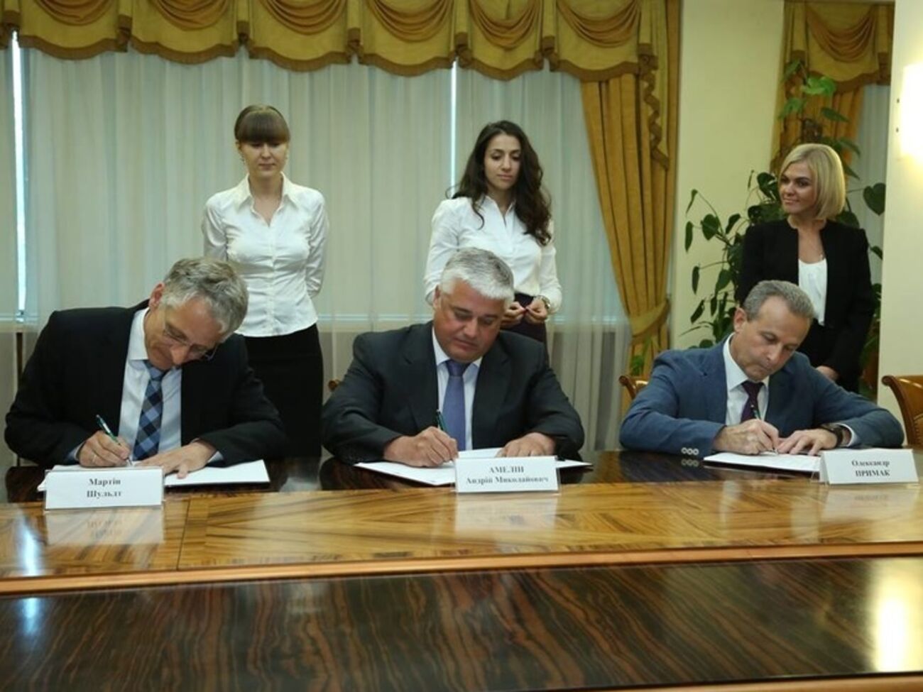 Подписание трехстороннего соглашения, которое даст Одессе 350 новых рабочих мест