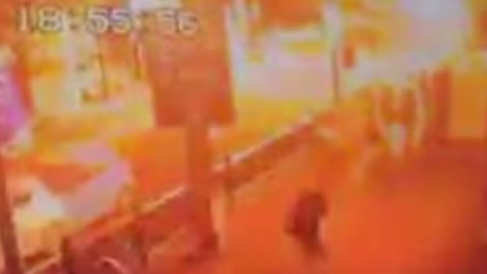 Камеры видеонаблюдения зафиксировали момент взрыва в Бангкоке