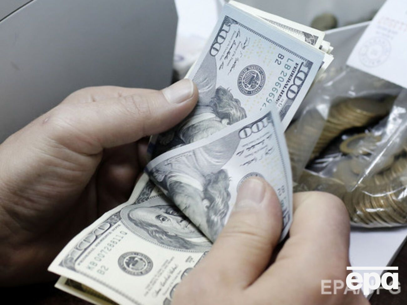 Аферисты предлагали превратить бумагу в миллионы долларов