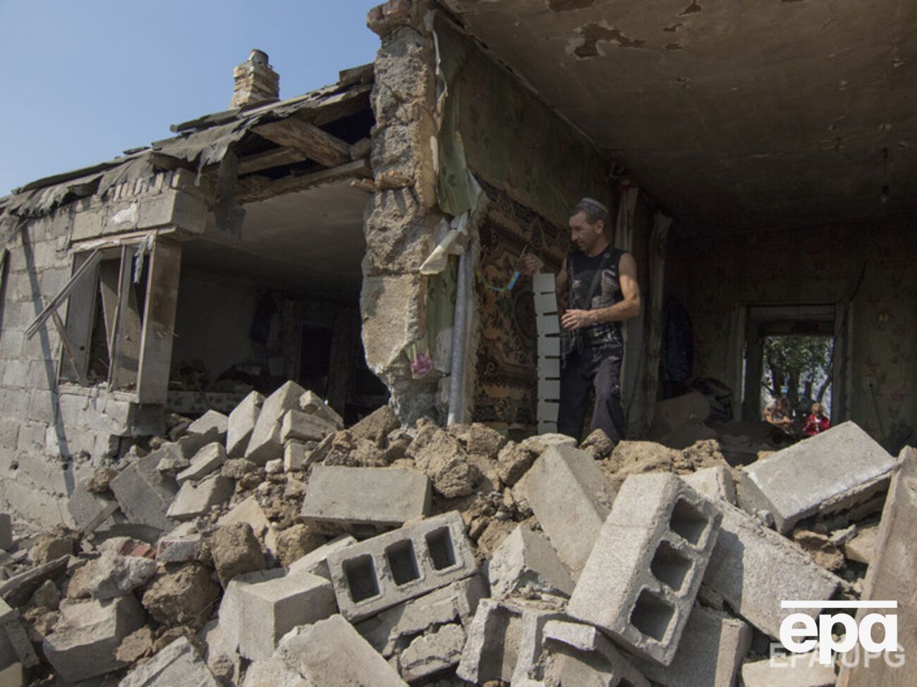 Число жертв обстрела увеличилось до трех