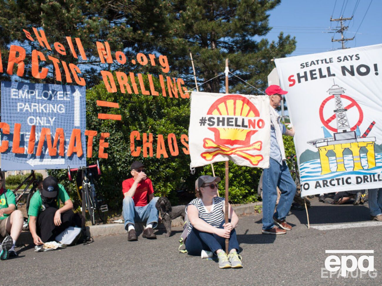 Активисты выступают против бурения скважин в Арктике, предупреждая о возможной катастрофе