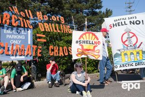 Активисты выступают против бурения скважин в Арктике, предупреждая о возможной катастрофе