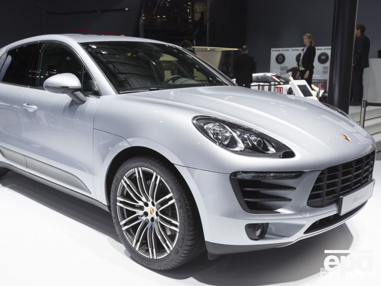 Минфин предлагает повысить налоги на люксовые авто