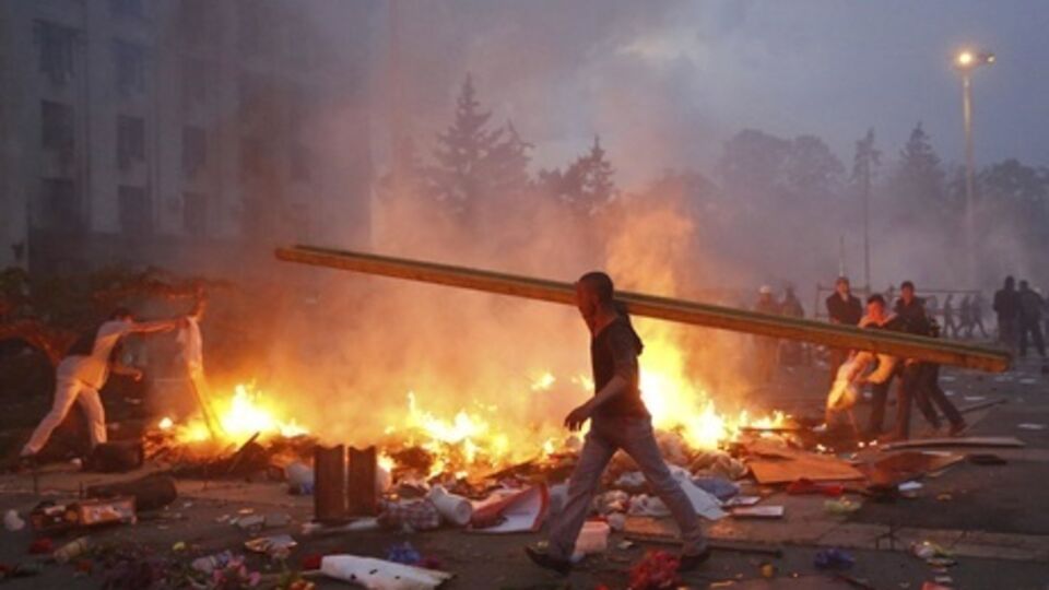 Противостояние в Одессе 2 мая 2014 года закончилось пожаром и смертью нескольких десятков человек