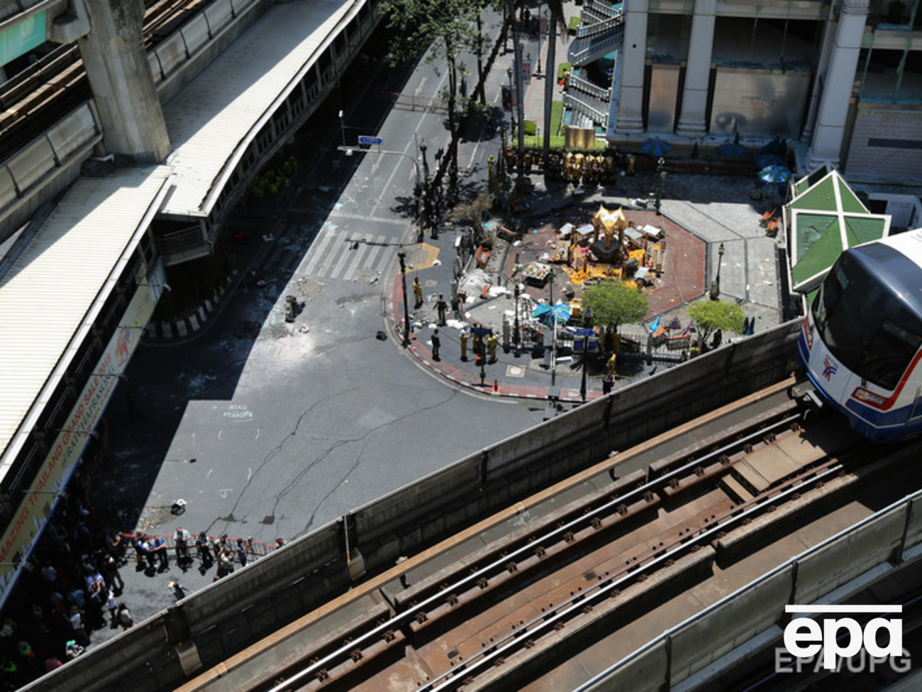 На месте происшествия работает полиция