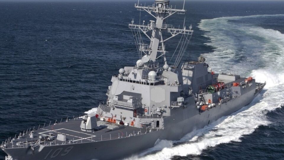 Военные корабли России ходят рядом с границами стран Балтии