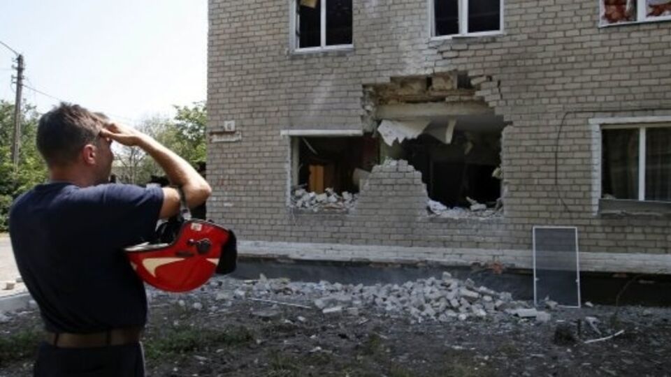 Боевики продолжают обстреливать Марьинку