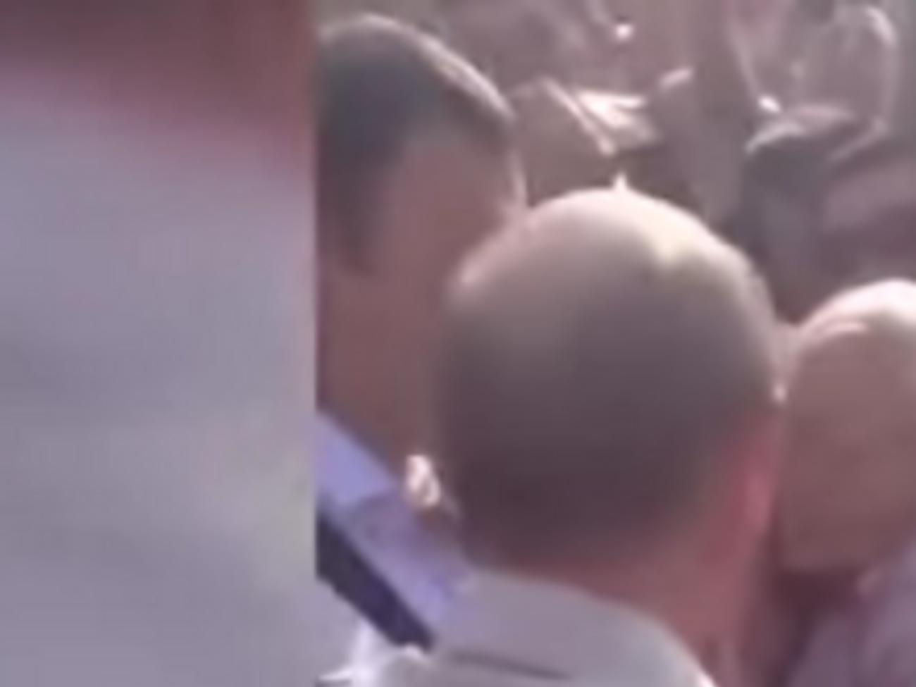 Жители аннексированного Севастополя встретили овациями Путина после его погружения на дно. Видео