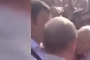 Жители аннексированного Севастополя встретили овациями Путина после его погружения на дно. Видео