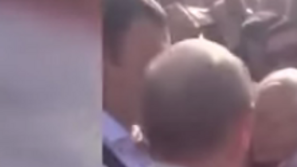 Жители аннексированного Севастополя встретили овациями Путина после его погружения на дно. Видео