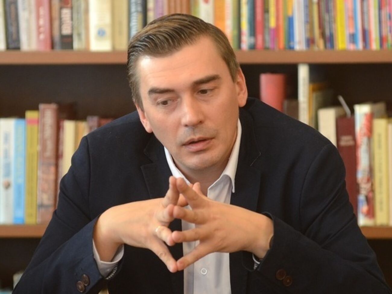 Добродомов считает, что Садовый уже давно хочет перебраться из Львова в Киев