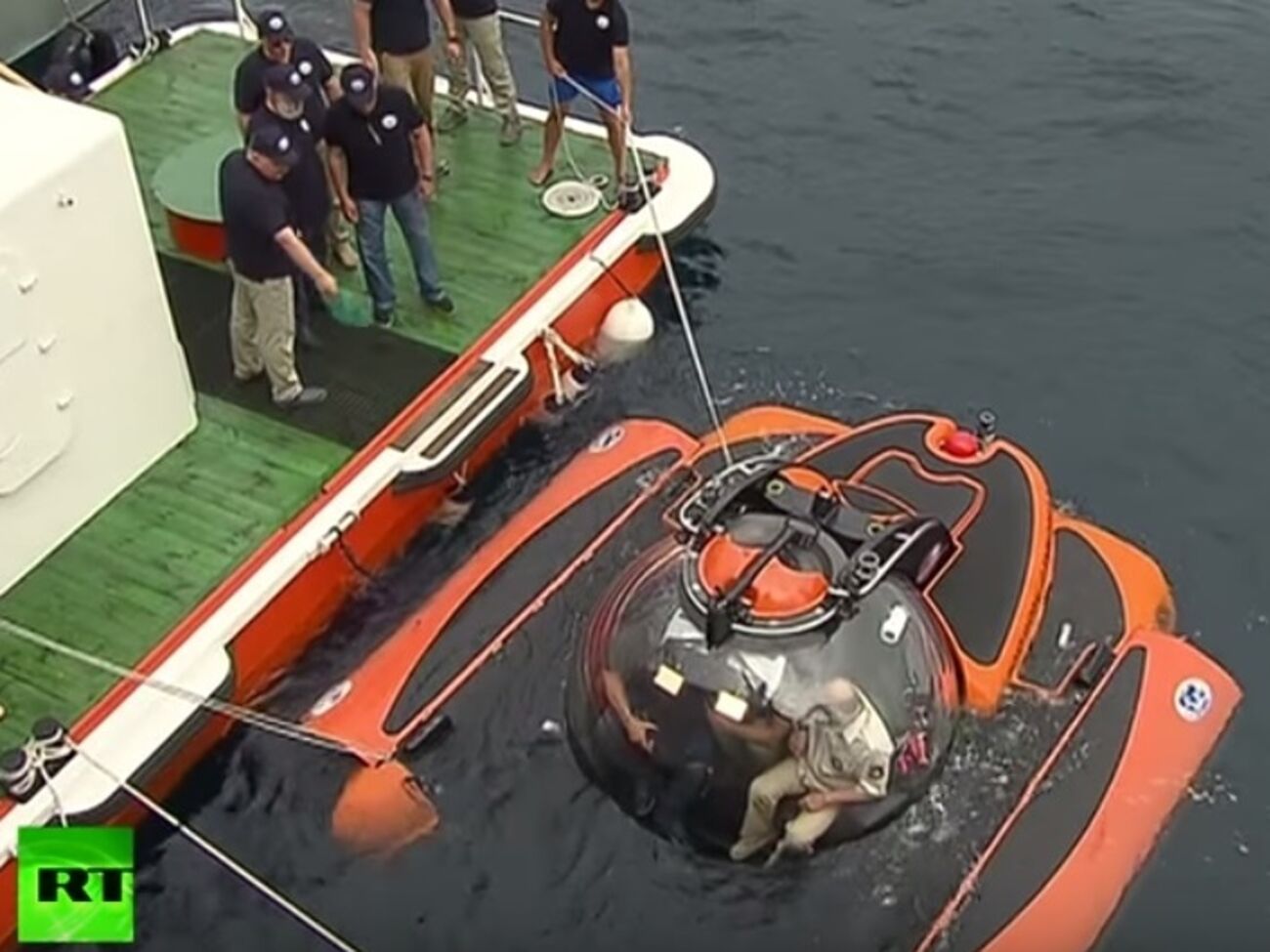 Владимир Путин в батискафе осмотрел останки византийского судна, затонувшего недалеко от входа в Балаклавскую бухту Севастополя