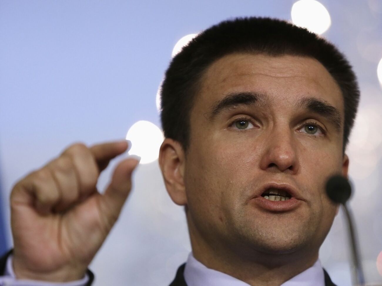 Климкин будет требовать знания английского от всех работников МИД