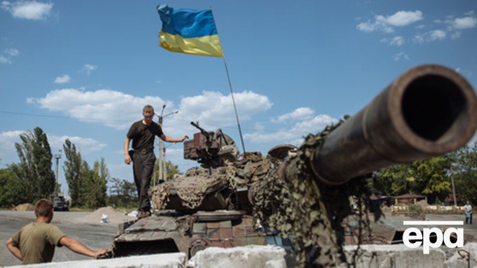 По позициям украинских войск в Марьинке Донецкой области боевики вели огонь из 120-мм минометов