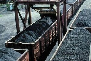 Из-за разрушения железнодорожной инфраструктуры поставки угля из зоны АТО ограничены