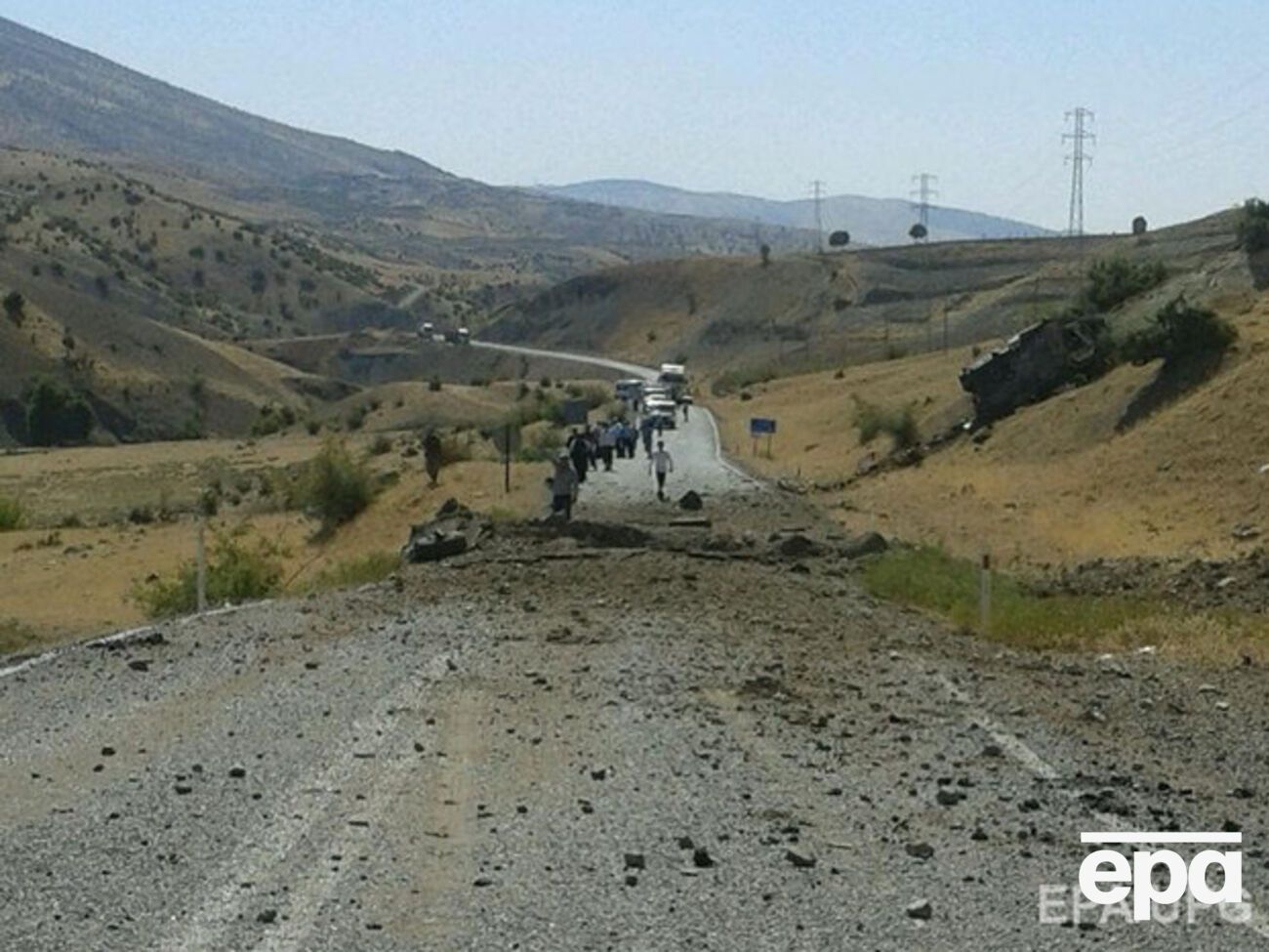 Восемь военнослужащих погибли в результате взрыва транспорта