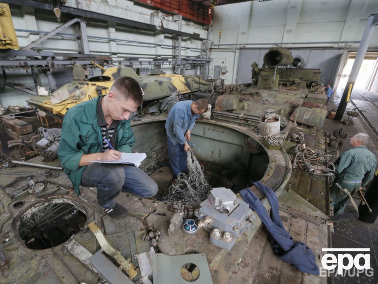 Для волонтеров установили размеры социальных выплат в случае ранения