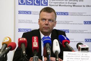 Хуг: Нам сообщили, что 11 "Градов" находятся на пути в Донецк