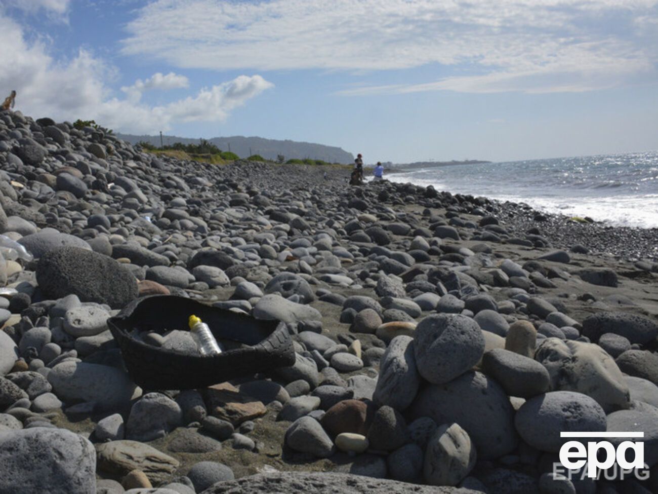 Продолжаются поиски остатков пропавшего рейса MH370 на острове Реюньон и вокруг него