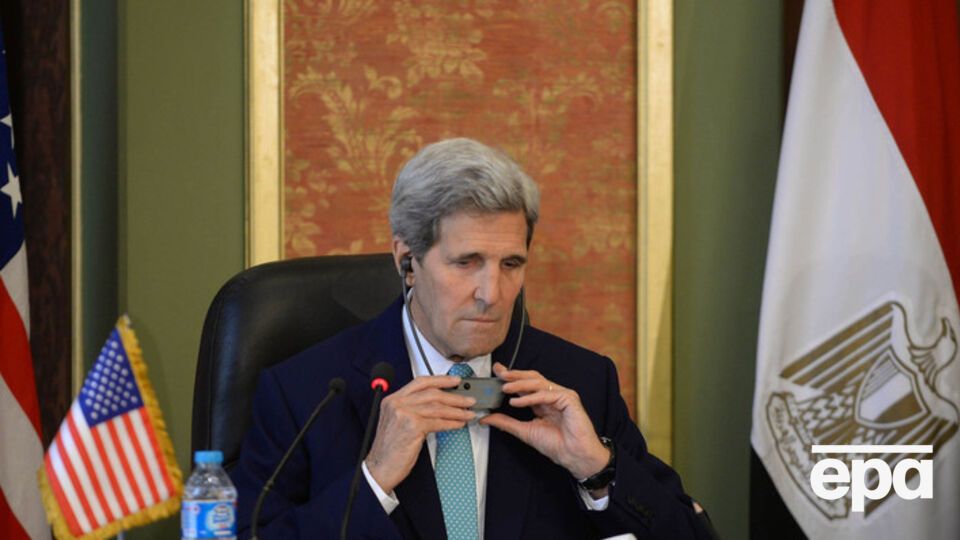 Госсекретарь США Джон Керри отвечает на вопросы журналистов в ходе визита в Каир