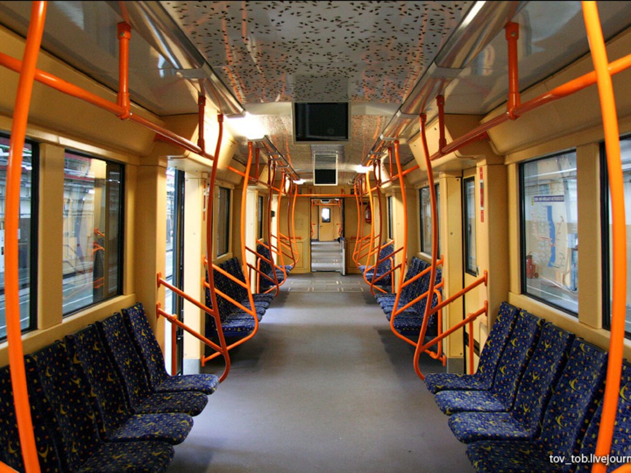 В вагона столичного метро появятся видеокамеры