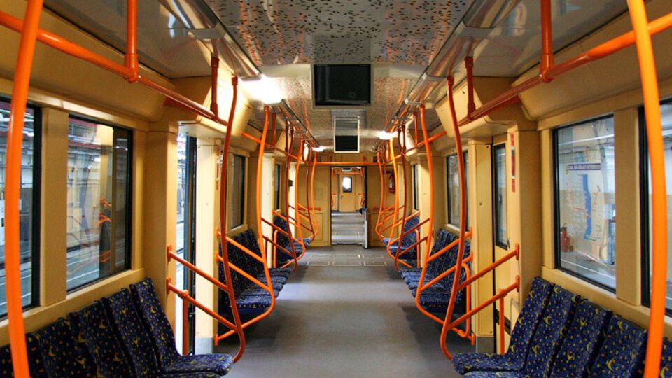 В вагона столичного метро появятся видеокамеры
