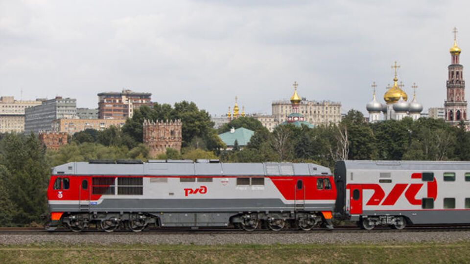Медведев заявил, что перед новым главой РЖД стоит задача обратить внимание на бюджет компании, инвестиции и пассажирские перевозки