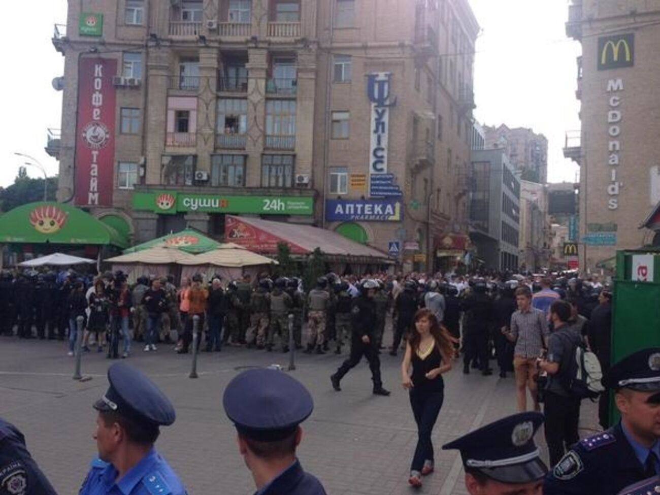 Фаны двух стран столкнулись на Майдане Незалежности в Киеве