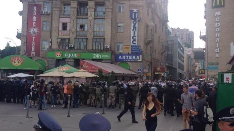 Фаны двух стран столкнулись на Майдане Незалежности в Киеве