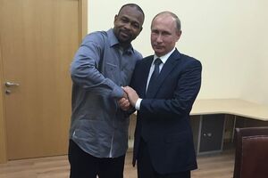 Рой Джонс-младший в Севастополе встретился в Владимиром Путиным