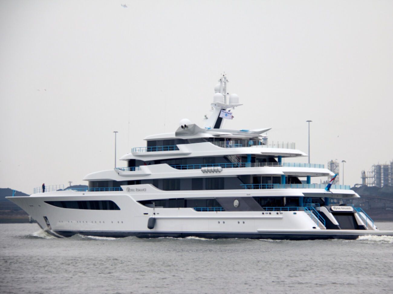 Royal Romance&nbsp;&mdash; уникальная пятипалубная яхта