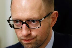 Яценюк: Пусть падением цен на нефть занимается соседнее государство, а у нас в аграрном секторе порядок